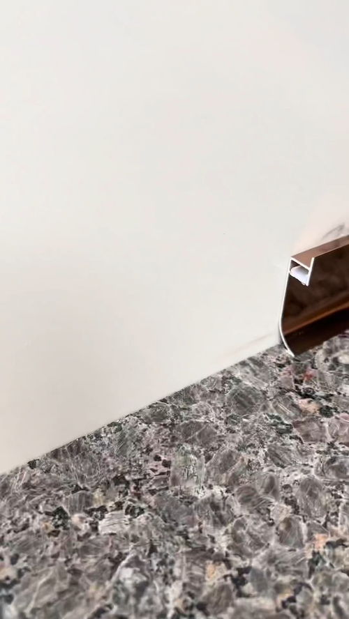 內嵌踢腳線與隱形燈槽踢腳線 家裝燈光設計的革新靈感